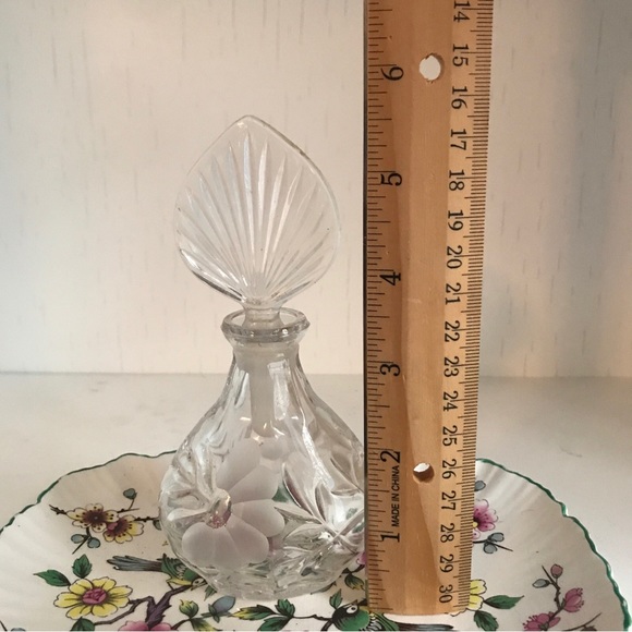 Vintage Princess House Etched Pressed Crystal Perfume Bottle and Fan Sto… - Picture 9 of 9
